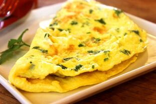 Parná raňajková omeleta na zápal žalúdka počas exacerbácie
